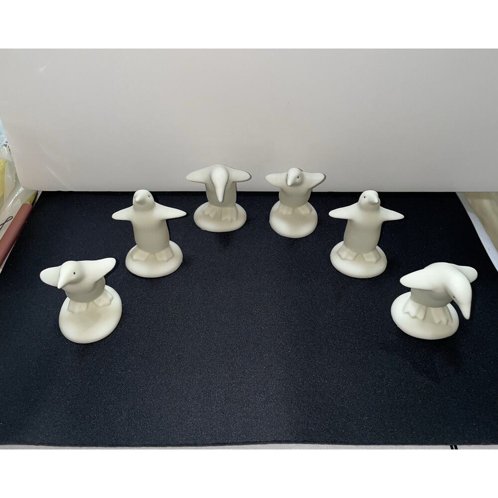 Vintage Dept 56 "Parade‎ of Penguins" Porcelain Figurines. Set of 6. Adorable! - Picture 3 of 8